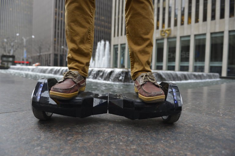 AlienBoard BatWings: Das stylische Hoverboard mit Bluetooth – Gadget Review